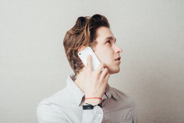 young man talking on a cell phone - Foto, Bild