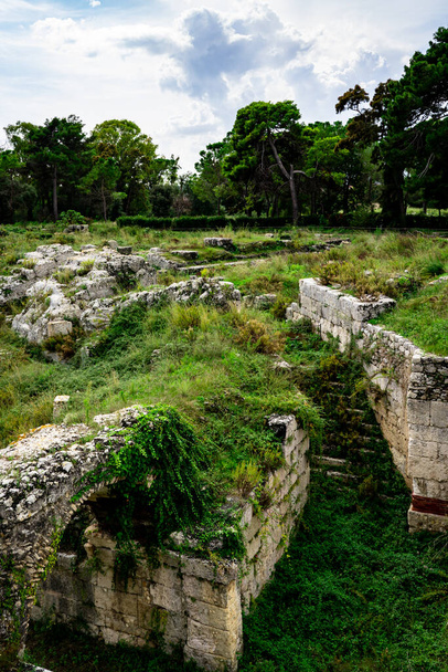 シラキュースの考古学公園イタリア(シチリア) - 写真・画像
