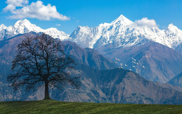 Garhwal Himalaya sıradağları Uttarakhand, Hindistan manzaralı - Fotoğraf, Görsel