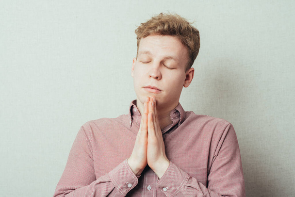 Man Praying With Hands Closed - Foto, Imagem