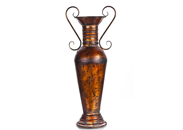 Древняя бронзовая ваза, изолированная с дорожкой для стрижки
 - Фото, изображение