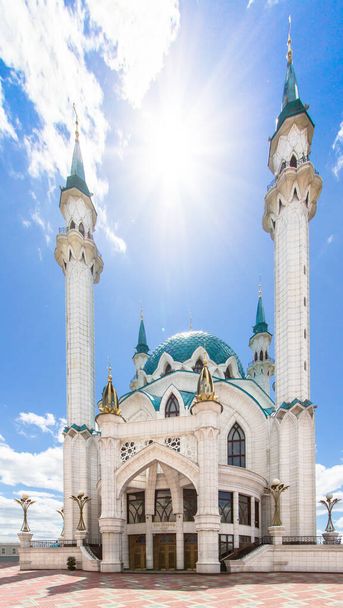 ロシア・タタールスタン・カザンのクルシャリフ・モスクの眺め - 写真・画像
