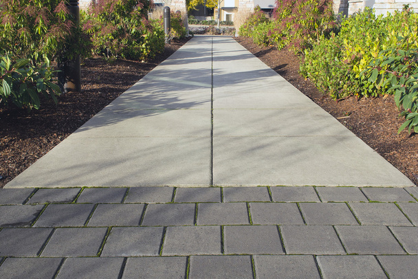 Commercial Outdoor Sidewalk Landscaping - Photo, Image