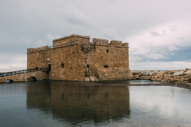 starověký hrad paphos v blízkosti Středozemního moře - Fotografie, Obrázek