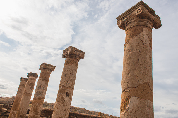 columns of ancient House of Theseus in paphos - Φωτογραφία, εικόνα