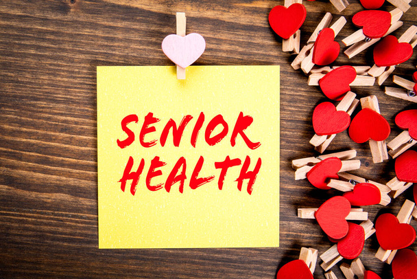 Senior Health. Koncepce bezpečnosti, pojištění, rodiny a zdravotní péče - Fotografie, Obrázek