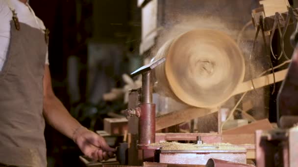 řemeslná výroba dřevěných předmětů - Záběry, video