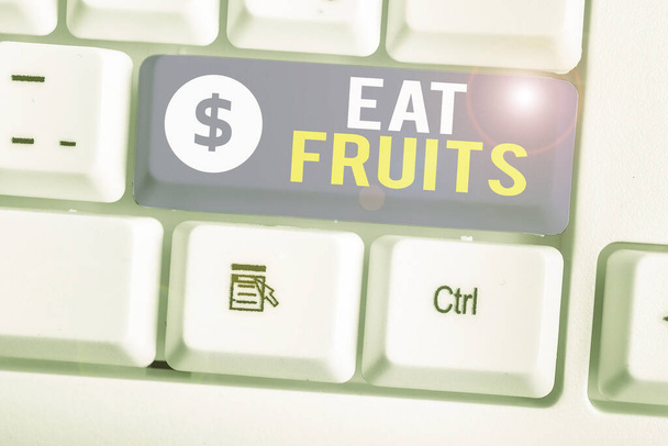 Kézírás szöveg Egyél gyümölcsöt. Fogalom jelentése fogyasztani minden termék a növényi növekedés hasznos az emberek vagy állatok. - Fotó, kép