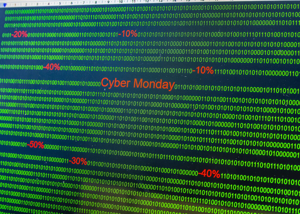 Cyber Δευτέρα είναι ένας όρος μάρκετινγκ για τη Δευτέρα μετά την Ημέρα των Ευχαριστιών στις Ηνωμένες Πολιτείες. Κόκκινη επιγραφή τοποθετημένη στον κώδικα του υπολογιστή. - Φωτογραφία, εικόνα