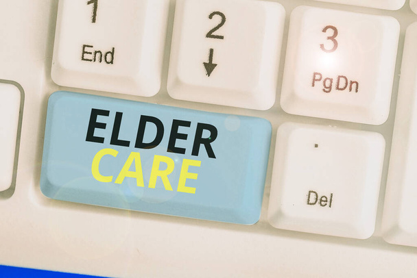 Käsikirjoitus Elder Caresta. Business valokuva teksti hoito vanhempi osoittaa, jotka tarvitsevat apua lääketieteellisiä ongelmia
. - Valokuva, kuva