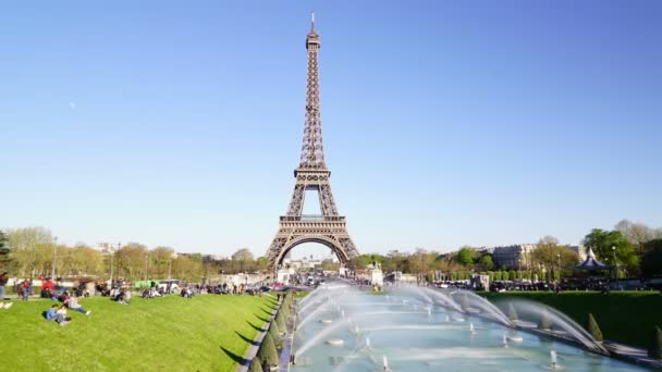 Eiffel Champs Mars dia Paris França 4K - Filmagem, Vídeo
