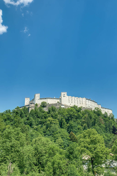 Castello di Hohensalzburg (Festung Hohensalzburg) letteralmente "Alta fortezza di Salisburgo" a Salisburgo, Austria
 - Foto, immagini