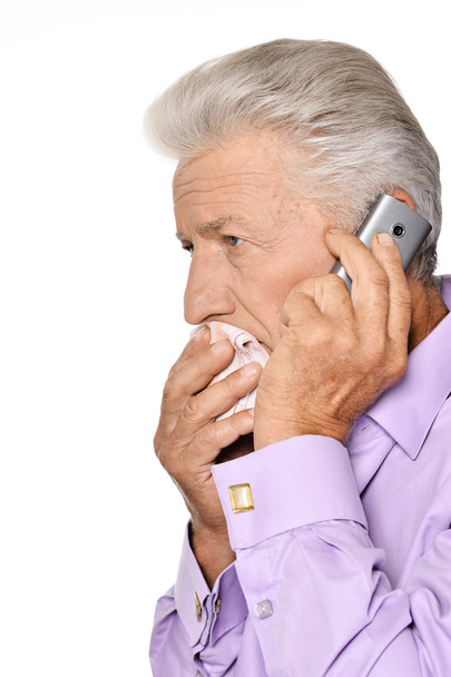 Elderly man calling to the doctor - Foto, Imagen