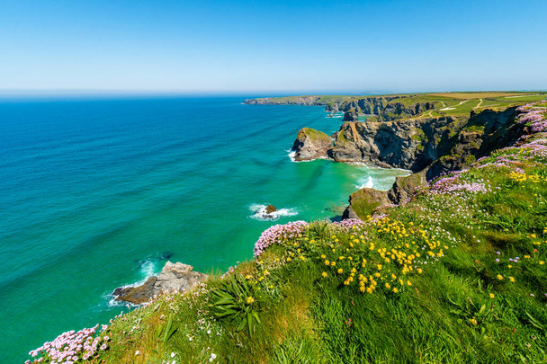 Bedruthan Steps in South Cornwall between Newquay and Padstow, National Trust, England, United Kingdom, Great Britain - Fotografie, Obrázek