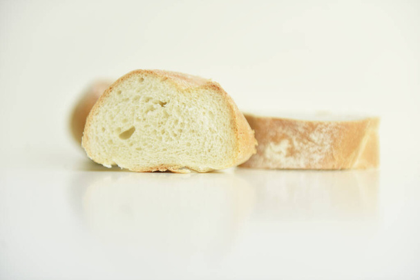 white wheat bread with a toasted crust - Foto, immagini