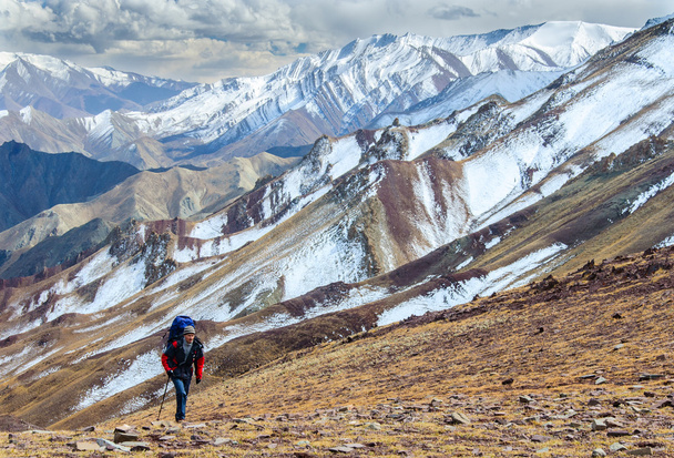 Túrázás a Himalája hegység ember - Fotó, kép