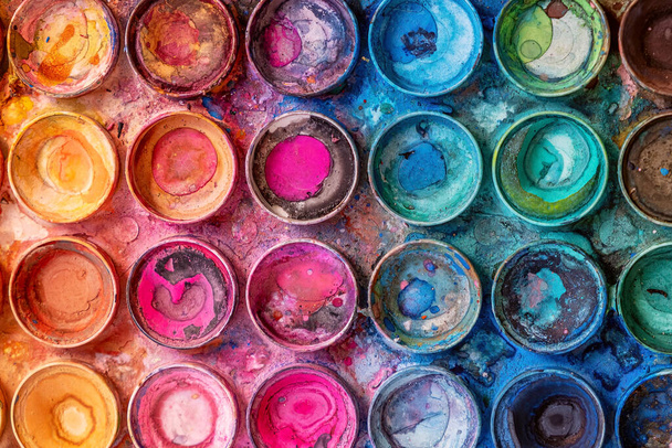 Closeup of used watercolor palette - beautiful vivid colors - Valokuva, kuva