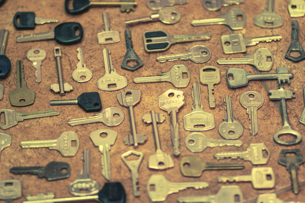 A set of different metal keys from secret locks - Zdjęcie, obraz