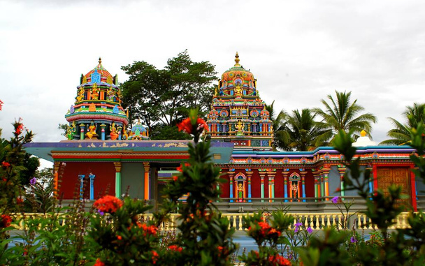 Sri Shiva Subramaniya templo hindú en Nadi / Viti levu / Fiji
 - Foto, imagen