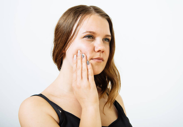 Toothache woman in photo studio - Fotografie, Obrázek