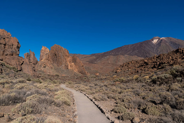 Άποψη του μοναδικού βράχου Roques de Garcia, Εθνικό Πάρκο Teide, Τενερίφη, Κανάριοι Νήσοι, Ισπανία - Φωτογραφία, εικόνα