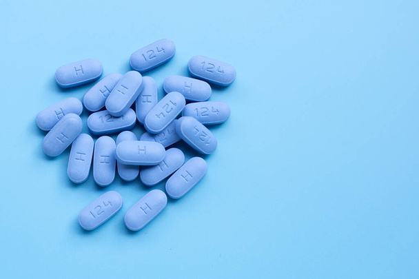 Tabletki PrEP na profilaktykę przed narażeniem w celu zapobiegania HIV. Przestrzeń kopiowania - Zdjęcie, obraz