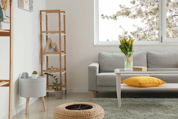 Belső tér modern nappali kényelmes kanapé - Fotó, kép