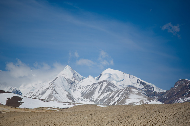 Everest Region of the Himalayas, Tibet. - Фото, изображение