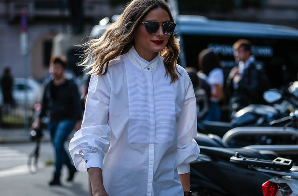 Milan, Itálie- 20. září 2019: Olivia Palermová na ulici během Milánského týdne módy. - Fotografie, Obrázek