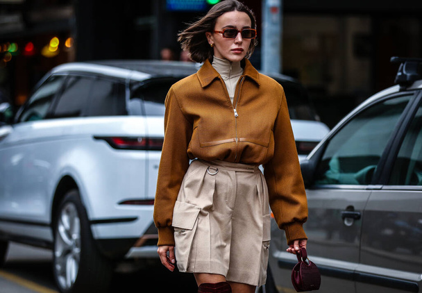 MILÁN, Italia- 19 de septiembre de 2019: Mary Leest en la calle durante la Semana de la Moda de Milán
. - Foto, Imagen