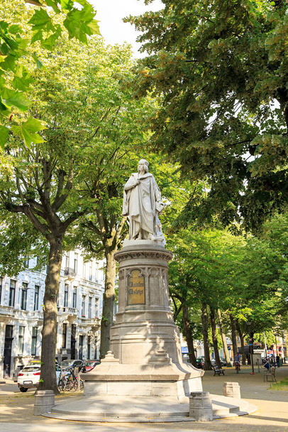 Antwerp, Belgium - July 2, 2019: Statue of Quinten Massijs (I), also Kwinten or Quentin, like Matsijs, Matsys, Massys, Metsijs, Metsys, Messijs or Messys. Artist from the south of the Netherlands - Фото, изображение