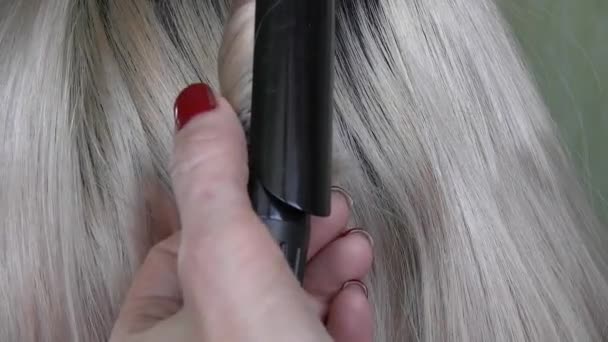 make light locks of hair - Video, Çekim
