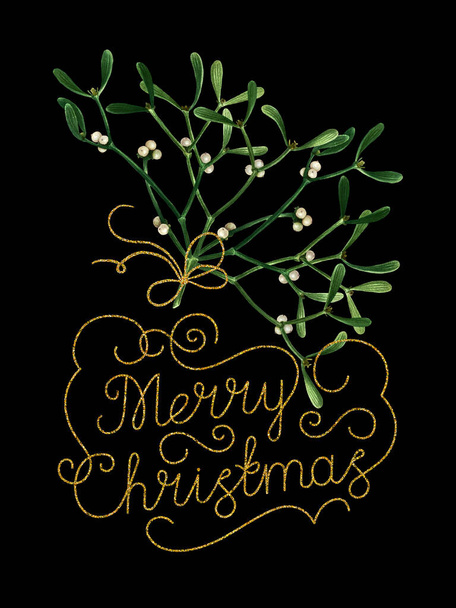 Greeting Christmas card with mistletoe isolated on black background. Watercolor postcard with mistletoe, hand drawn gold glitter letters, ready to print. - Foto, Bild