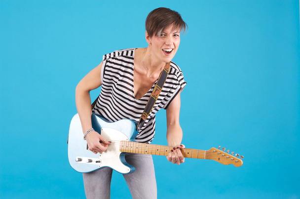 Female guitar player - Foto, afbeelding
