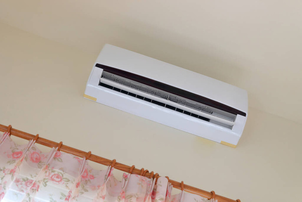 aria condizionata purificatore fresco all'interno del soggiorno in casa
 - Foto, immagini