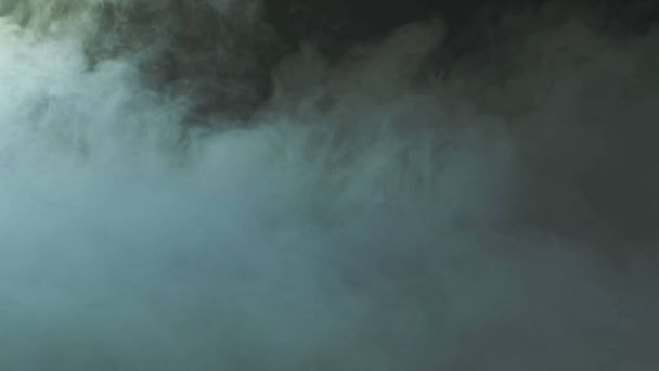 Photo de Real Smoke sur fond noir - superposition réaliste pour différents projets. Nuages brouillard, brouillard, brume, vapeur
. - Photo, image