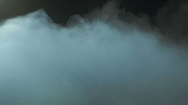 Фотографія реального диму на чорному тлі - реалістичні наклади для різних проектів. Туман, туман, туман, туман, пара. - Фото, зображення
