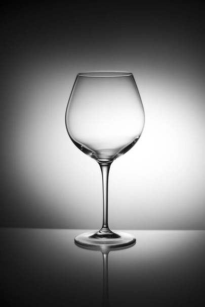 Wijnglazen zwart-wit - Foto, afbeelding