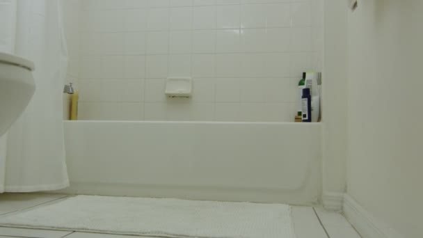 Slow motion moving towards a bathtub - Footage, Video