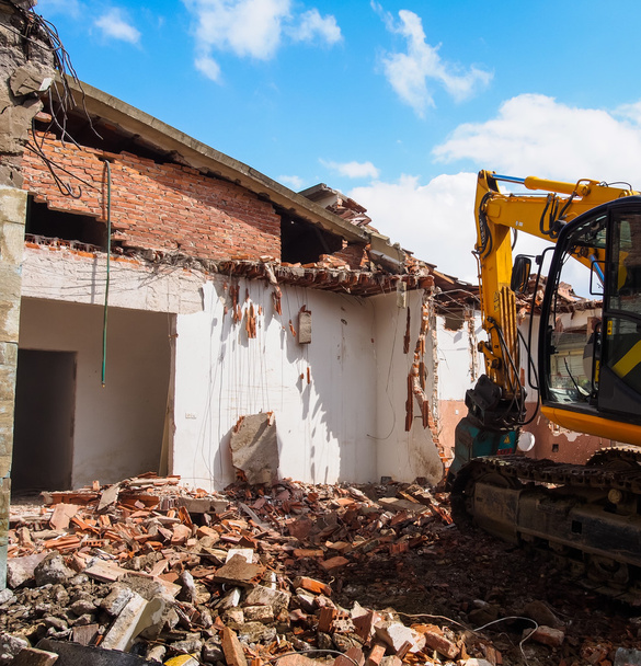 desmantelamiento de una casa - demolición de una casa
 - Foto, Imagen