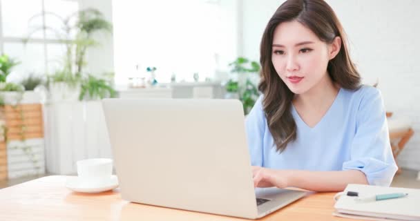 Asian woman telework at home - Imágenes, Vídeo