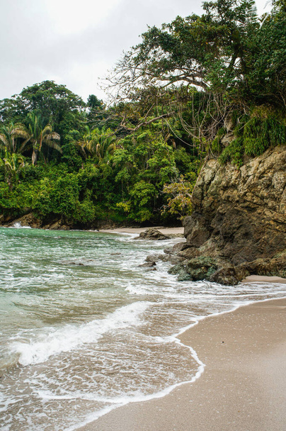 Spiaggia paradisiaca di Manuel Antonio in Costa Rica
 - Foto, immagini