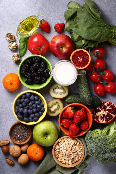 productos de mezcla para comer frutas saludables verduras superalimentos
 - Foto, Imagen