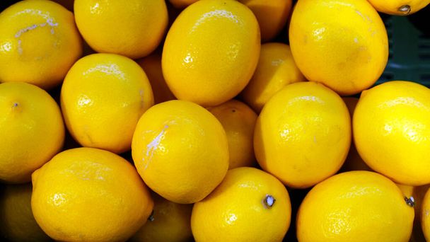 Zitronen hautnah auf dem Markt - Foto, Bild