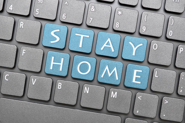 Клавиша Stay Home на клавиатуре - Фото, изображение