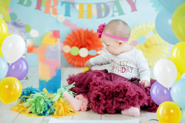 First birthday smash the cake. cream on legs - Foto, Bild