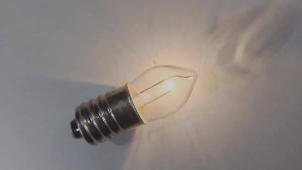 Makro záběr žárovky Rotující otáčení - Záběry, video