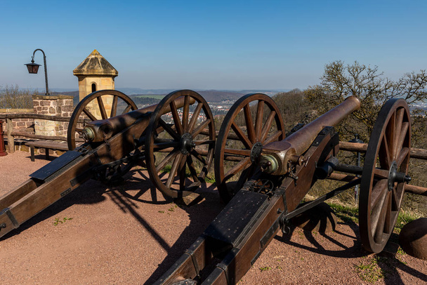 I vecchi cannoni del castello di Wartburg
 - Foto, immagini