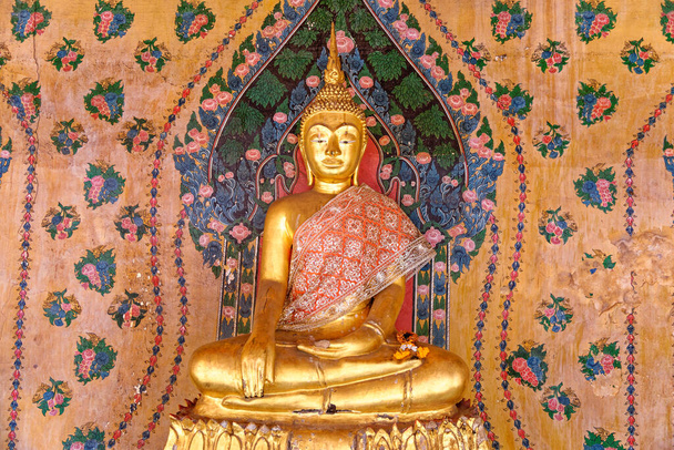 Бангкок, Таиланд. Статуя Будды в храмовом комплексе Ват Пхо
 - Фото, изображение