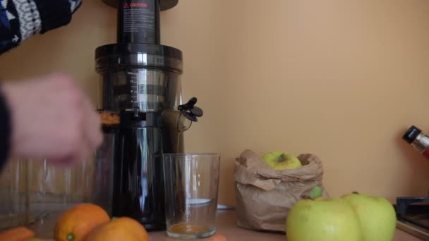 gyümölcslé extraktor egy jó reggeli centrifugához - Felvétel, videó